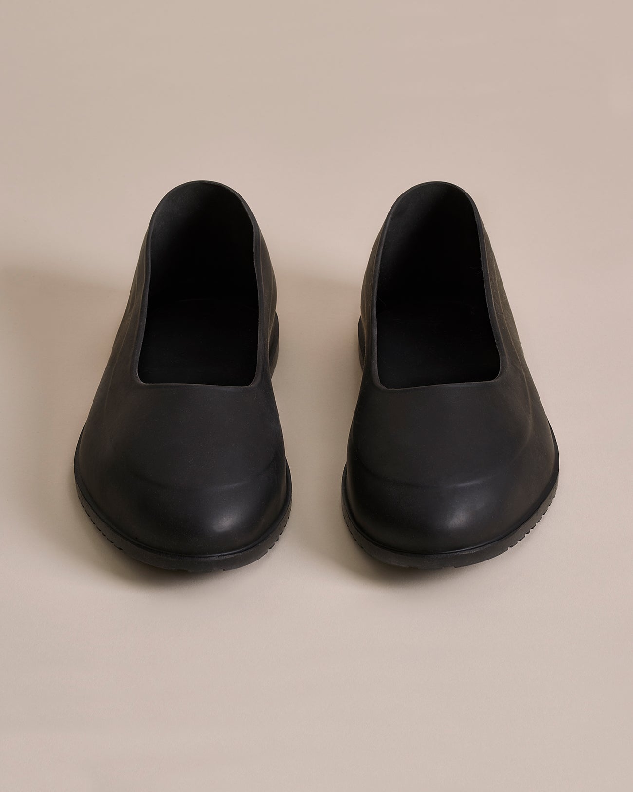 Classic Overshoe in Charcoal Black
